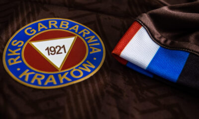 Fragment koszulki z Herbem RKS Garbarnia