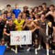 Zawodnicy Garbarni fetujący w szatni wygraną 2:1 z Orłem Myślenice